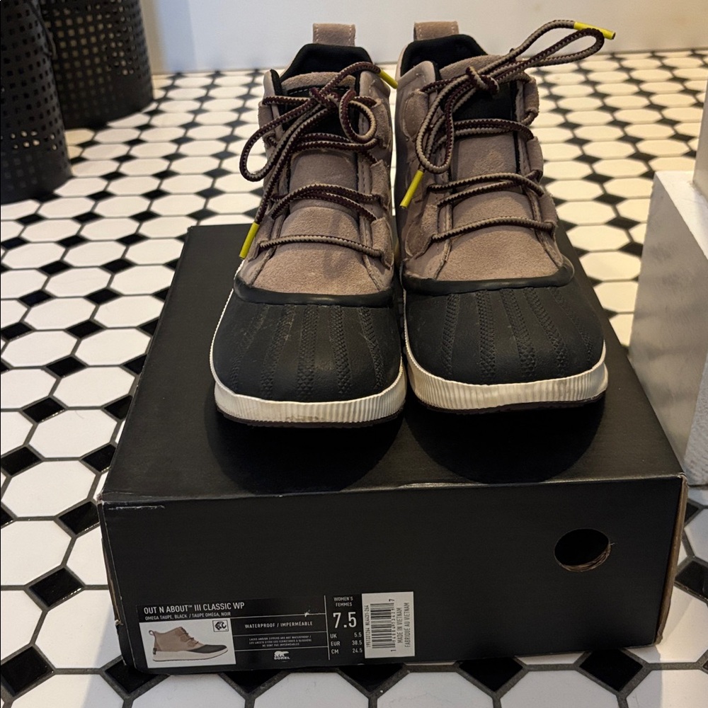 Sorel Tan and Black Rubber Boots